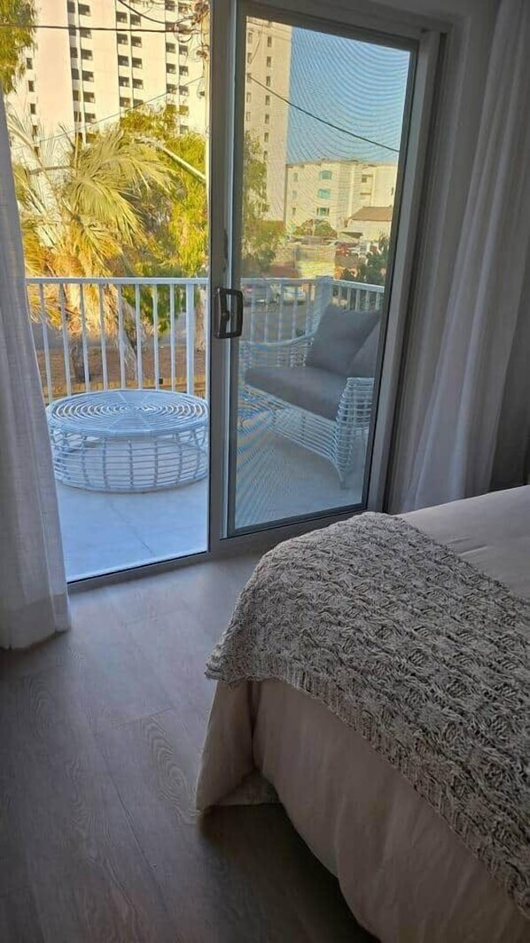 3 habitaciones, tabla de planchar con plancha y wifi gratis 