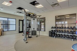 Fitness facility - Stylish Room Near Chandler Fashion Center Perfect for a Comfortable Stay (Chandler)