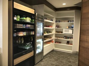 Gift shop - Stylish Room Near Chandler Fashion Center Perfect for a Comfortable Stay (Chandler)