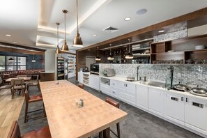 Dining - Relax in Our Eco-Certified Room with Pool, Fitness, Dining, and I‑10 Convenience (Chandler)