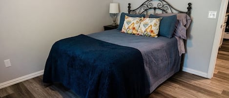 WiFi, bed sheets