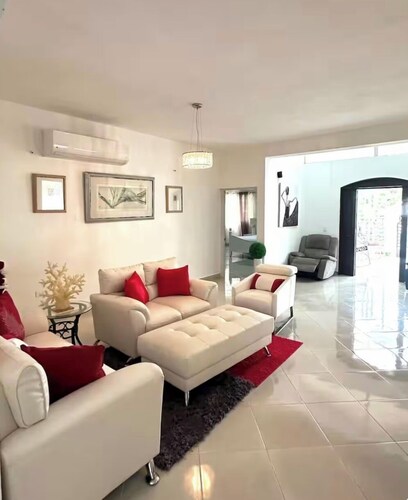 Villa Abuela Samaná • 4BR w/ Jacuzzi