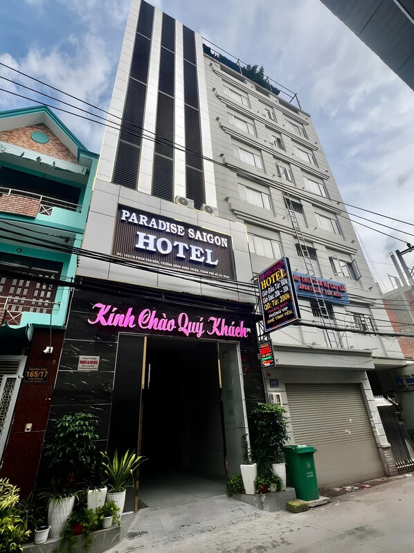 Exterior - Khach san Paradise Sai Gon (Ho Chi Minh)