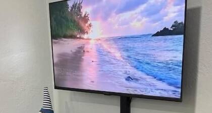 1 Bed Room Pool Steps to Beach