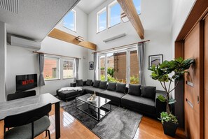 Living area - THE RADIANT (Asahikawa)