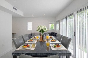 House - Serenity Retreat Wellness Club Yoga Cold Plunge (Florida City)