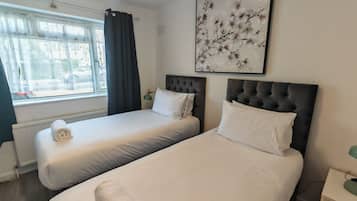 2 bedrooms, iron/ironing board, WiFi, bed sheets