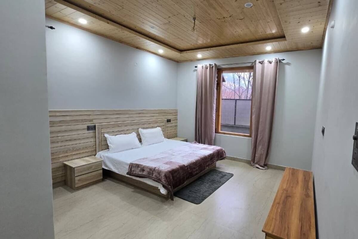 Family Room, City View