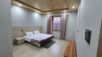 Family Room, City View