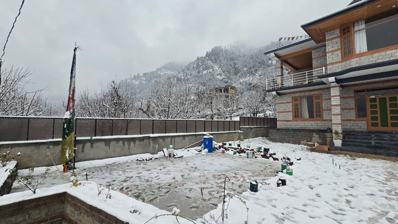 숙박 시설 구내