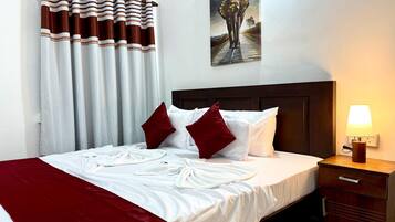 مكتب ومساحة عمل للكمبيوتر المحمول وواي فاي مجانًا