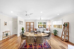 Interior - Belle Escapes Beach Luxury Home 7A St Crispin (Clifton Beach)