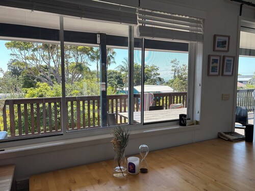 Blue Wren Currarong Family Bush & Coastal  Retreat. 5 mins from Abrahams Beach