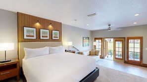 Tabla de planchar con plancha, wifi gratis y ropa de cama 