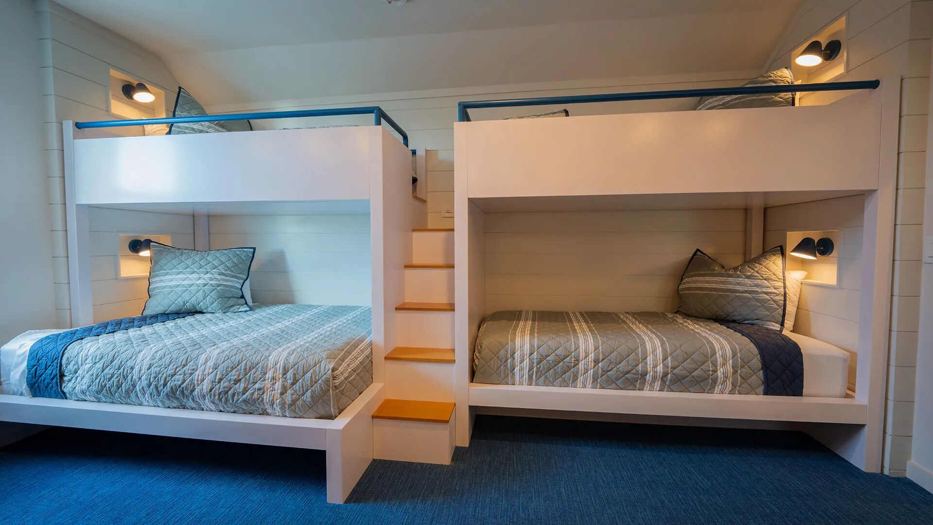 Fer et planche à repasser, Wi-Fi gratuit, draps fournis