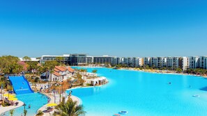 A heated pool - Tower Flat | Evermore Orlando | Evermore Bay View Residence (Florida)