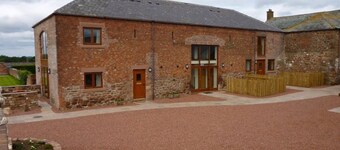 Vallum, Irthington dog friendly family cottage with countryside and Hadrians Wall on the doorstep