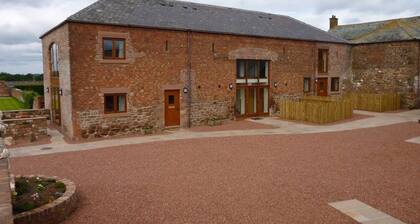 Vallum, Irthington dog friendly family cottage with countryside and Hadrians Wall on the doorstep