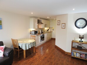 Fridge, microwave, oven, dishwasher - Fortress, Irthington all ground floor, dog friendly, close to Hadrians Wall (Irthington)