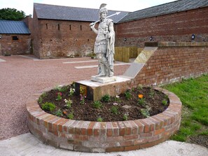 Property grounds - Stanegate, Irthington, dog friendly, ground floor, family cottage close to Hadrians Wall (Irthington)