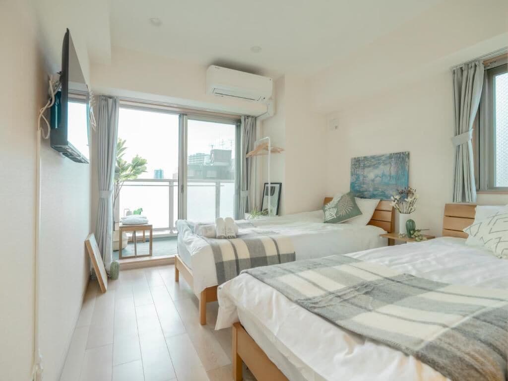 Blackout drapes, free WiFi