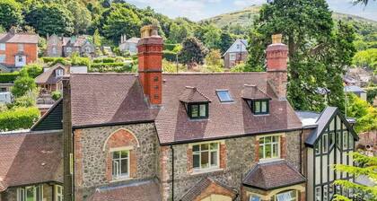 Beautiful 2 Bedroom Apartment in Malvern