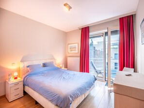 1 chambre, fer et planche à repasser, accès Internet
