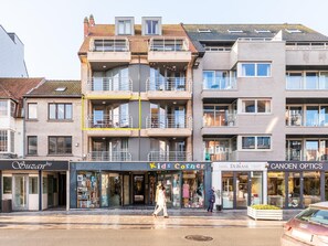 Exterior - Nice apartment with balcony in the village (Koksijde)