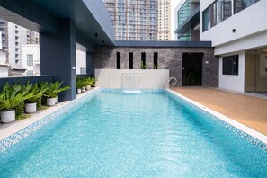 Pool - Leston Hotel (Bangkok)