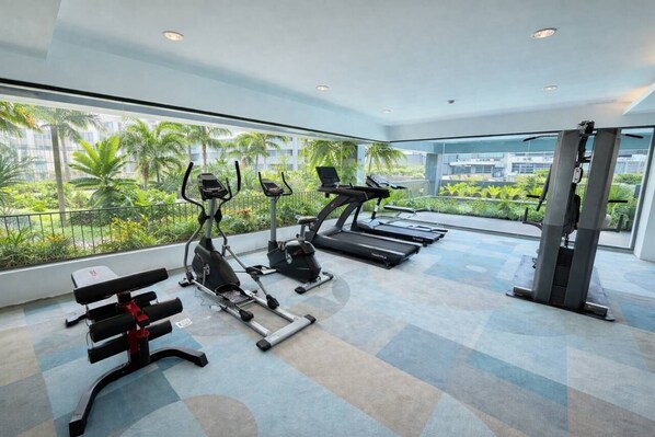 Gym - Leston Hotel (Bangkok)