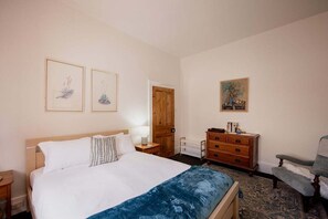 Schreibtisch, Bügeleisen/Bügelbrett, WLAN, Bettwäsche