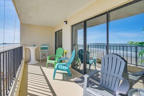 Property grounds - Great for Families! Murrells Inlet Beachfront Gem (Murrells Inlet)