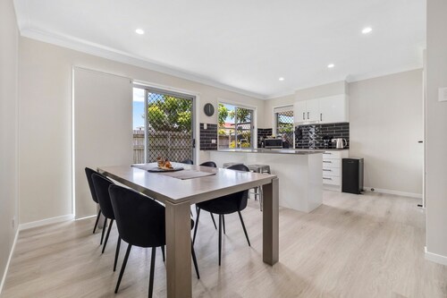 Modern 3 Bedroom Entire Home