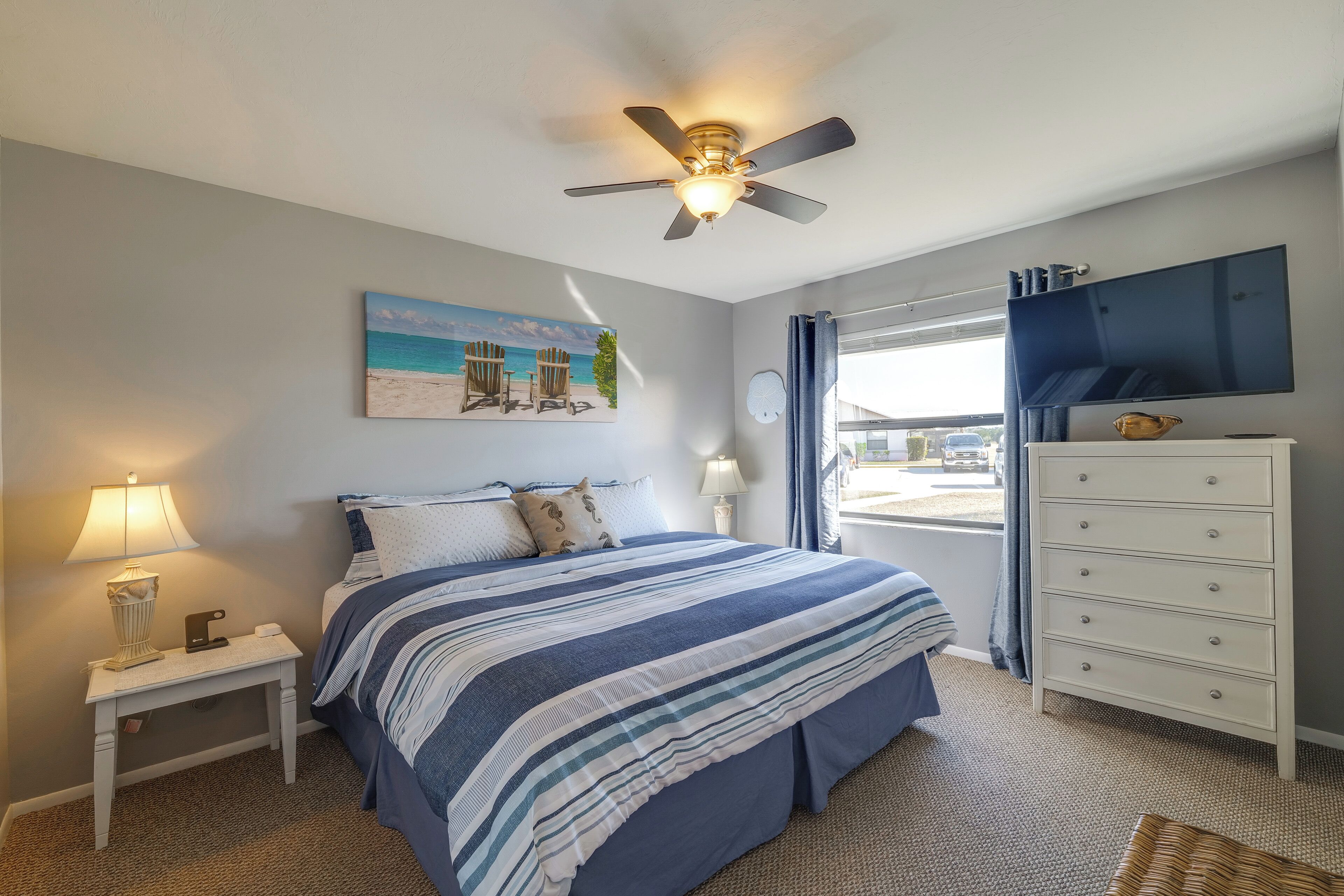 2 bedrooms, iron/ironing board, internet, bed sheets
