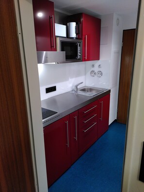 Fridge, microwave, stovetop, dishwasher - Vacation apartment Refugium.311 with indoor pool (Bad Reichenhall)