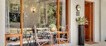 KW Cottage | Animals, Farm Escape, Walking Trail