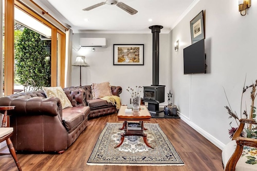 KW Cottage | Animals, Farm Escape, Walking Trail
