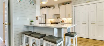 1 Mi to River! Relaxing Family Home in Bluffton