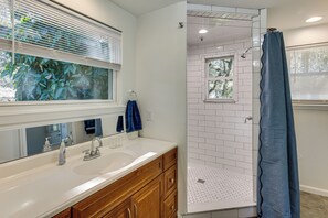 Hair dryer, towels - < 1 Mi to St Johns River: Serene Family Home! (St Augustine)