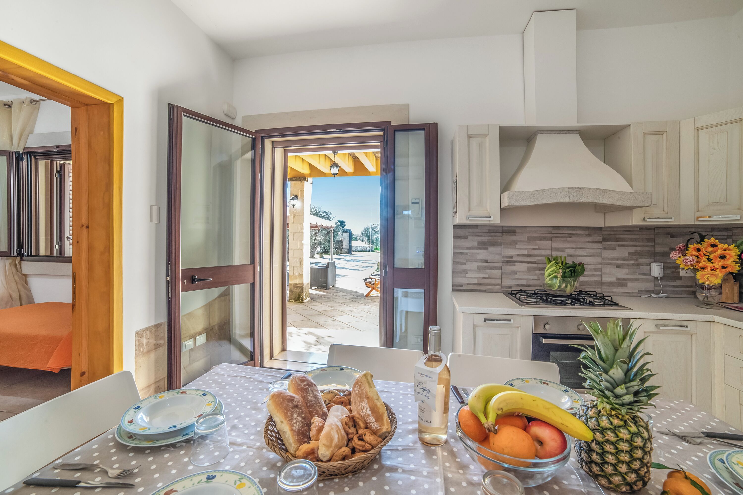 Family House, 2 Bedrooms, 2 Bathrooms (Villa Gloria with Garden near the Sea) | Dining