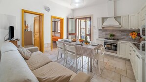 บ้านพักสำหรับครอบครัว, 2 ห้องนอน, 2 ห้องน้ำ (Villa Gloria with Garden near the Sea) | บริเวณนั่งเล่น