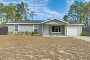 Exterior - Horse Capital Home Base: Luxe Ocala Stay w/ Yard (Ocala)