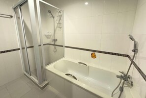 Condo, 1 Bedroom, Smoking, Balcony | Bathroom - Large Pool-view Studio With Balcony - TW Platinum Suites, Jomtien (Pattaya)