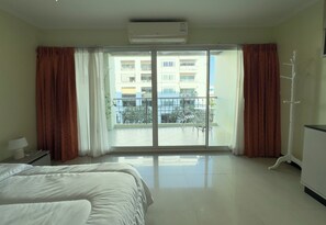 Condo, 1 Bedroom, Smoking, Balcony - Large Pool-view Studio With Balcony - TW Platinum Suites, Jomtien (Pattaya)