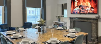 8 bedroom accommodation in Sunderland