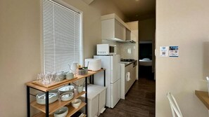 Comfort Room | Private kitchen | Fridge, microwave, stovetop, cookware/dishes/utensils - Solana Smart INN Fuji Yamanakako (Yamanakako)