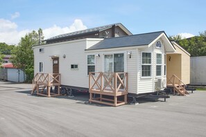 Perhehuone, tupakointi kielletty (YF-4,LightSnacks&Beer,Parking,5Guests) | Yksilöllisesti sisustettu, yksilöllisesti kalustettu, ilmainen Wi-Fi