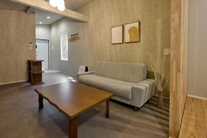 家庭房, 无烟房 (YF-2,LightSnacks&Beer,Parking,5Guests) | 特色装修、特色家居、免费 WiFi、床单