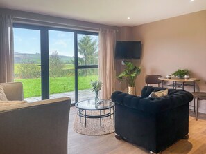 TV - The Foxes Hole - UK49085 (Laneshawbridge, near Colne)