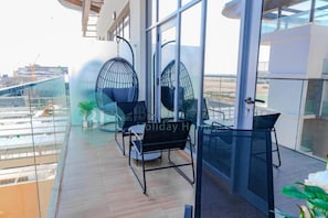 Apartamento, sacada | Opções para refeição ao ar livre